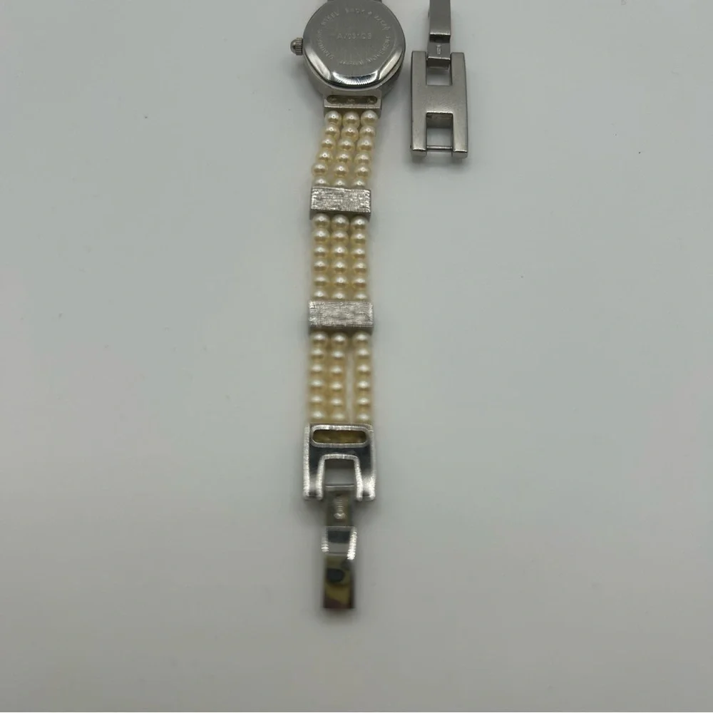 Avon VTG Faux Pearl Band Women's Silver Tone Oval Watch - With New Battery